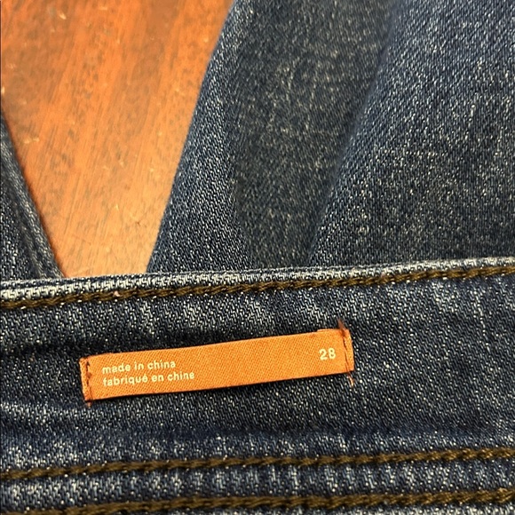 Anthropologie Pilcro slim cropped boyfriend jeans with accent design Size 28 EUC - Picture 8 of 11